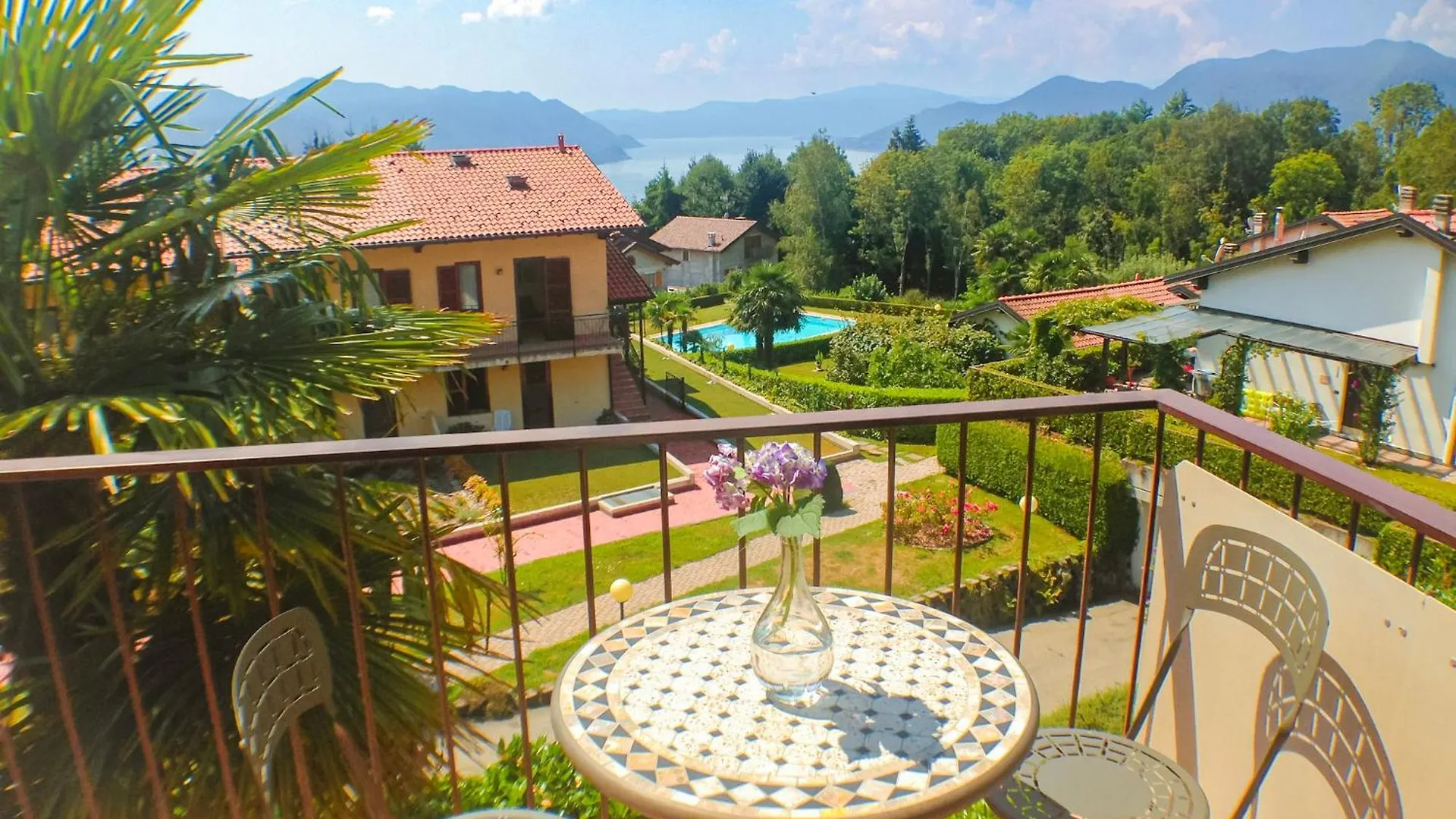 Residenza Paradiso Apartment Agra Italy